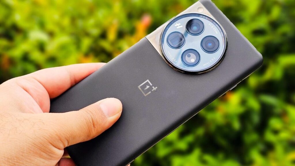 OnePlus 12 5G Blast: Snapdragon Flagship Now at Just ₹14,490 – Don’t Miss This Deal!